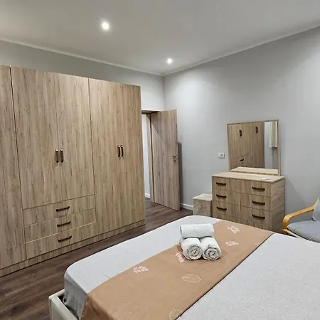 Garden Lemon Tree Villa Tirana