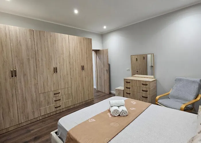 Garden Lemon Tree 别墅 地拉那